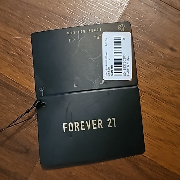 Forever 21 Booties Cream Size 6 - Picture 6 of 7